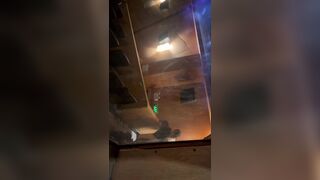 影院偷拍 小情侶後排直接動手 女的好騷哦