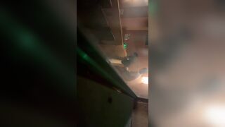 影院偷拍 小情侶後排直接動手 女的好騷哦