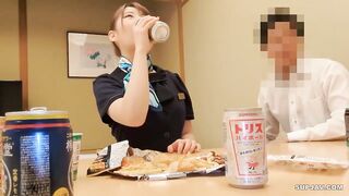 日本少婦制服OL 聚餐喝了點小酒 漂亮女神喝多了 三男輪流乾她