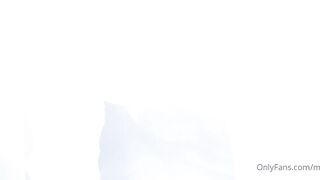 Onlyfans吳夢夢-廁所痴女勾引男同事3P