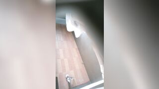 廁所偷拍美女 無毛靚妹-01