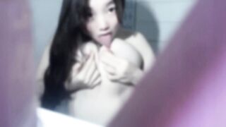 巨乳嫩妹 自摸噴水 露出呲尿-05