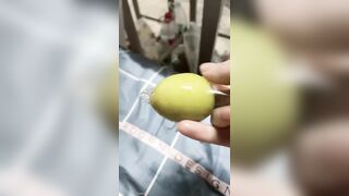 巨乳嫩妹 自摸噴水 露出呲尿-36