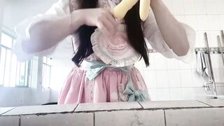 巨乳嫩妹 自摸噴水 露出呲尿-47