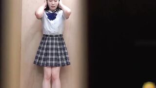 日本JK妹尿褲子系列 尿急了哪裡都可以 5