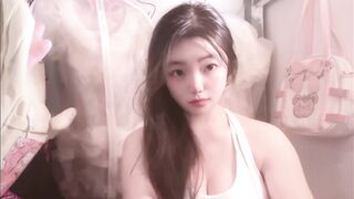 巨乳嫩妹 自摸噴水 露出呲尿-02