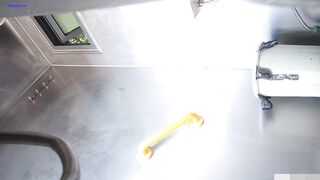 廁拍 青春處女尿尿 -04