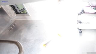 廁拍 青春處女尿尿 -05