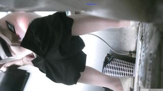 廁拍 青春處女尿尿 -14