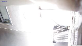 廁拍 青春處女尿尿 -01