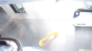 廁拍 青春處女尿尿 -03