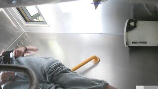 廁拍 青春處女尿尿 -03