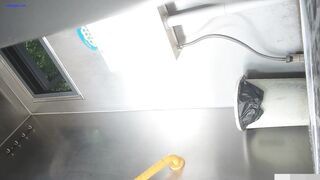 廁拍 青春處女尿尿 -11