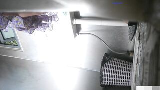 廁拍 青春處女尿尿 -13