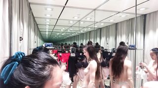 身材超正混血女神和閨蜜試衣間換衣自拍流出2