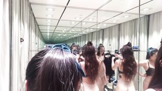 身材超正混血女神和閨蜜試衣間換衣自拍流出1