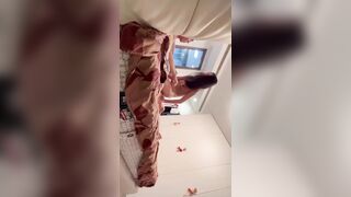 剛剛結婚的女同事和男上司之間的偷情記錄遭曝光(1)