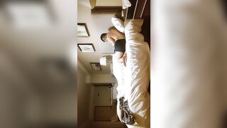 探花歐陽專攻良家 深夜清純美腿女神，你好可愛笑起來好好看，調調情長開雙腿舔逼，抬腿側入嬌喘喊不要