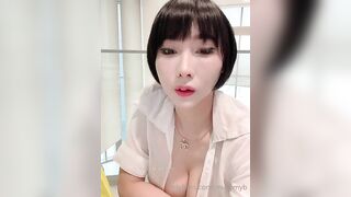 短髮童顏巨乳網紅muaymyb-32